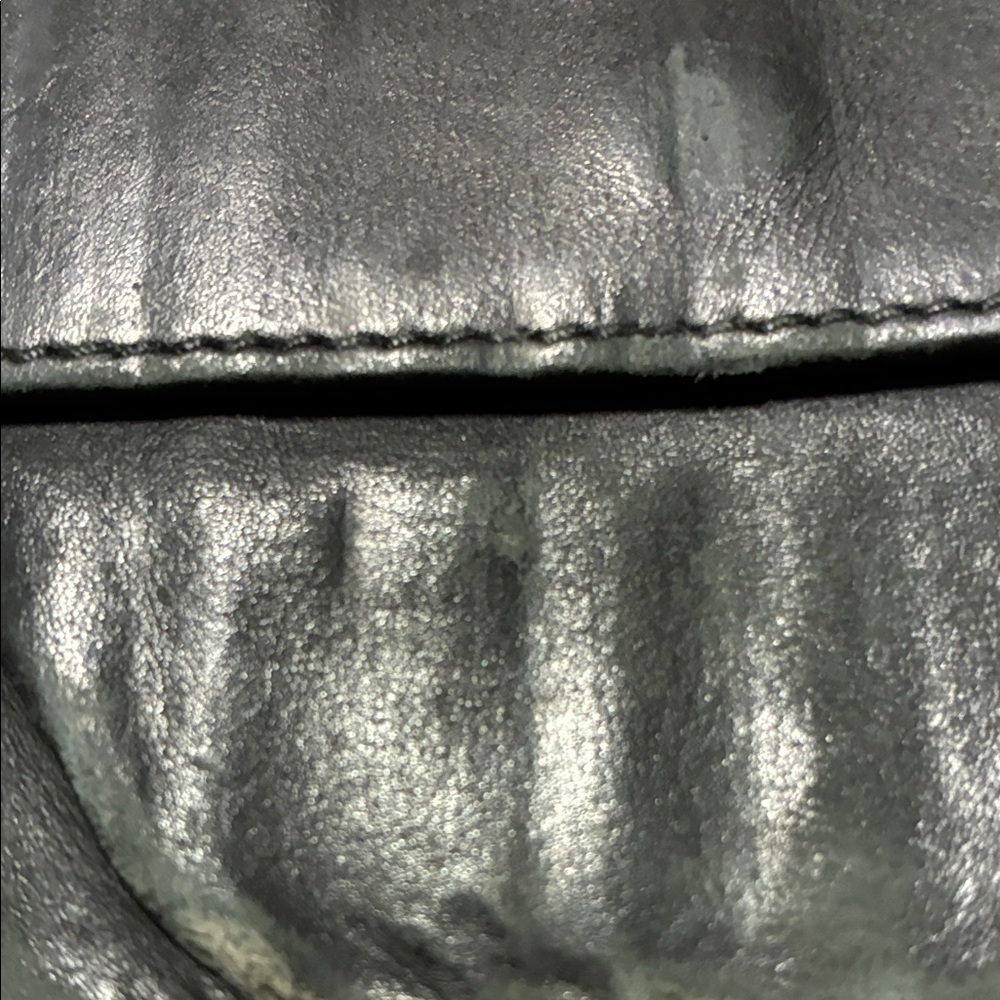 Gucci Distressed Black Leather Project Wallet - - Picture 3 of 7